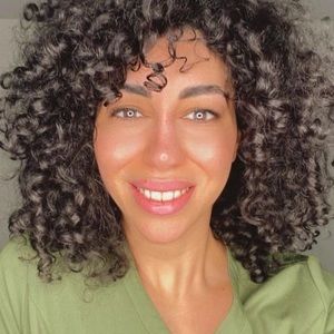 Meet your Posher, Dikla